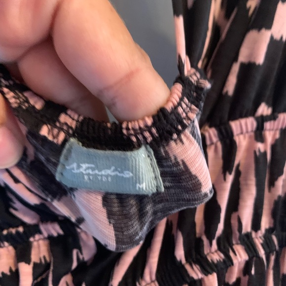 Beautiful pink and black printed halter maxi dress - Picture 3 of 3